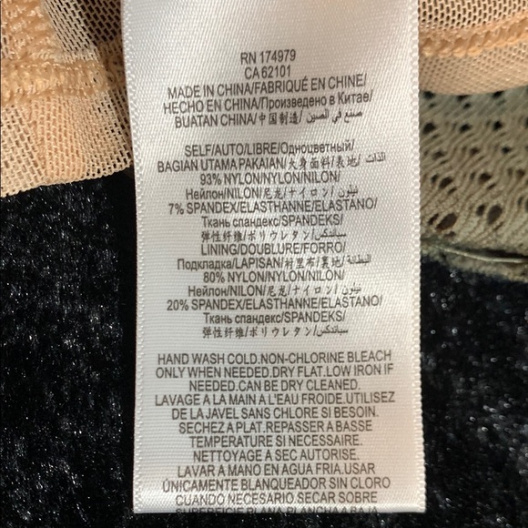 Women's NEW BCBG MAXAZRIA HANNE GEOMETRIC LACE PEPLUM TOP Dusty Olive Medium - Picture 9 of 14